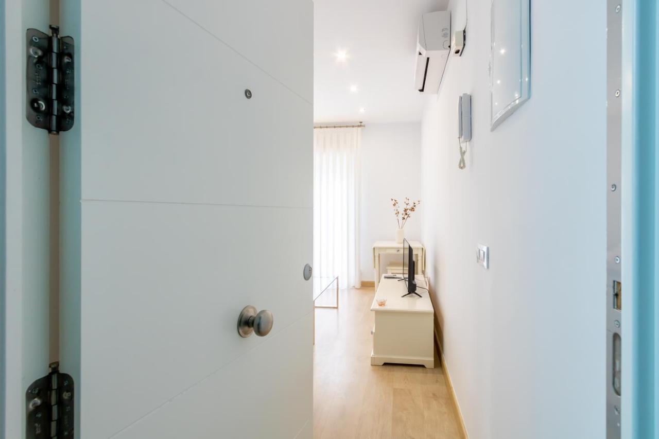Charming 2 Bedroom Apartment Triana Bridge By Ocityzen Siviglia Esterno foto